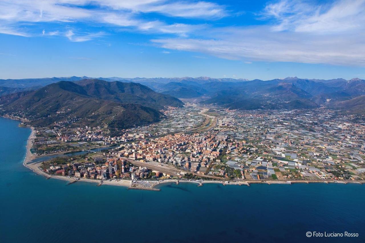 Delizioso Trilocale A Due Passi Dal Mare Di Albenga Daire Dış mekan fotoğraf